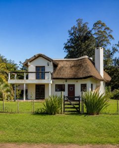 Casa de 3 dormitorios + dos apartamentos gran terreno Pinares , Punta del Este 