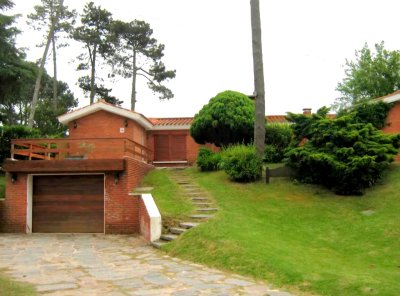 Casa 4 dormitorios con terreno jardines de Córdoba zona colegios