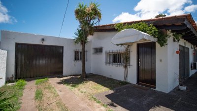 Casa de 2 dormitorios mas dependencia en Playa Mansa