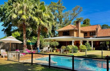 Casa de 5 dormitorios más apartamento en excelente zonal San Rafael