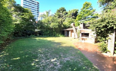 Casa 4 dormitorios 3 baños a 250mts del mar Punta del Este