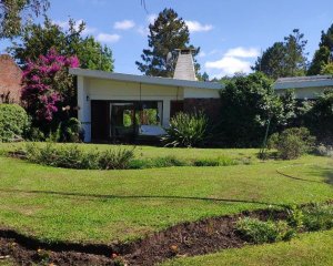 Casa de 4 dormitorios y dependencia Pinares