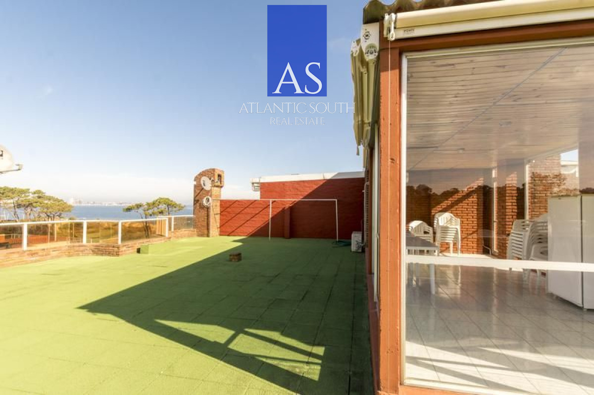 Apartamento ID.2286 - Oportunidad 3 dormitorios y 3 baños reciclado con parrillero en Playa Mansa