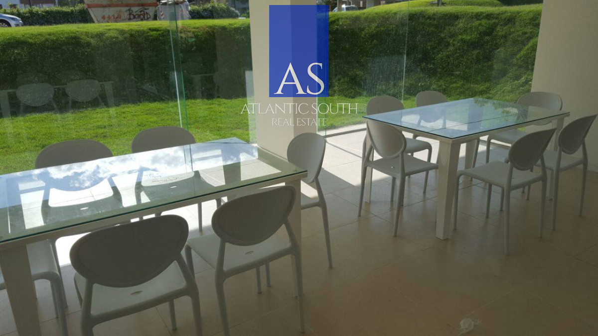 Apartamento ID.3774 - Apartamento moderno 1 dormitorio con parrillero propio terraza garage Playa Mansa a metros del mar Punta del Este
