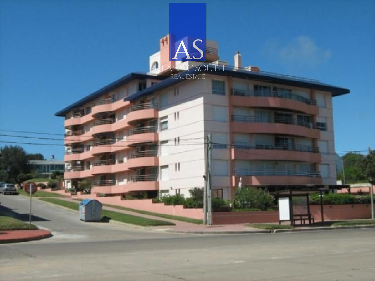 Apartamento ID.3485 - Oportunidad gran vista al mar Playa Mansa bajos gastos garage