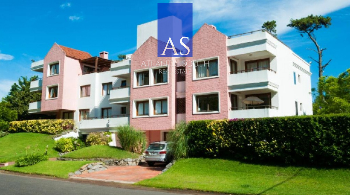 Apartamento ID.4052 - Apartamento amplio 3 dormitorios en Playa Brava garage piscina cerca del mar Punta del Este