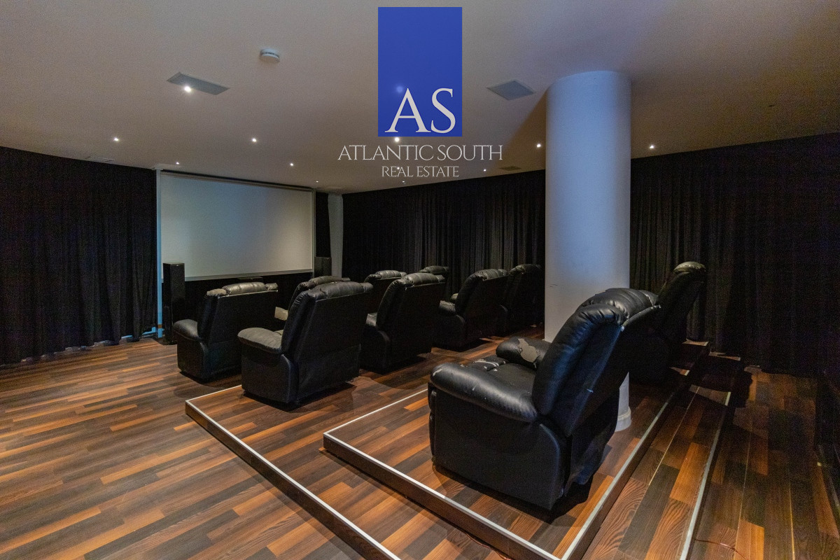 Apartamento ID.3719 - Apartamento moderno de categoría 3 dormitorios+dependencia completa en primera linea al mar en Playa Mansa Pinares Punta del Este