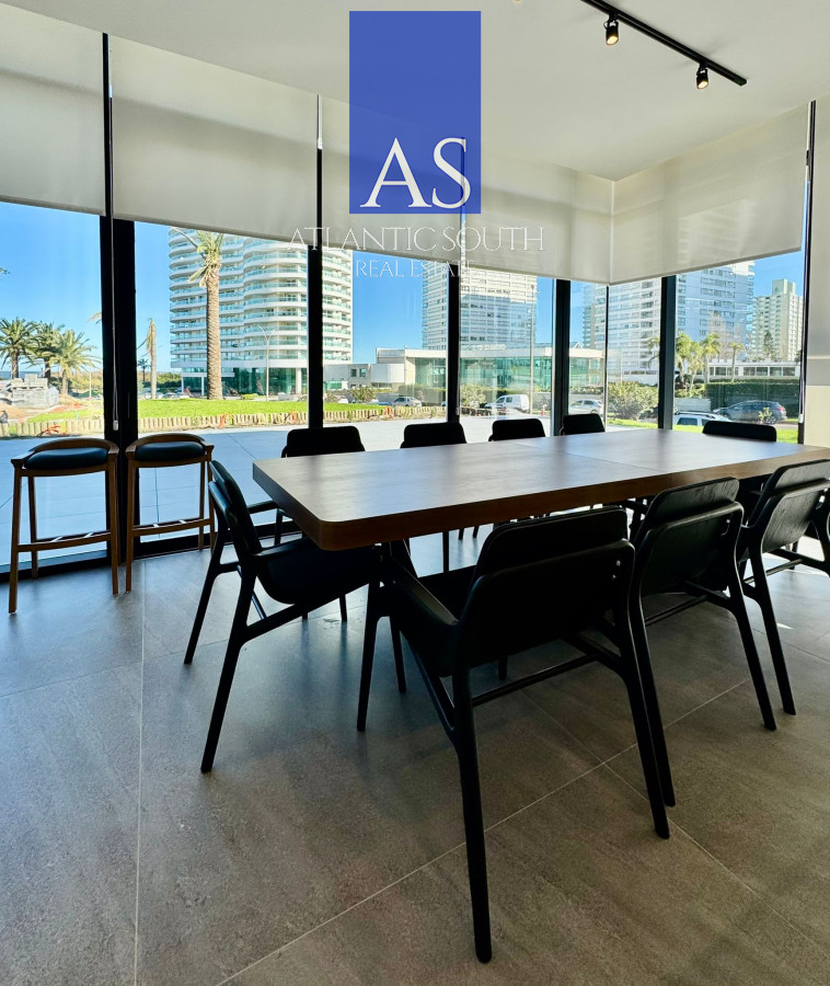 Apartamento ID.4376 - Apartamento tipo casa de 2 dormitorios a estrenar con gran terraza y jardín Playa Mansa Punta del Este