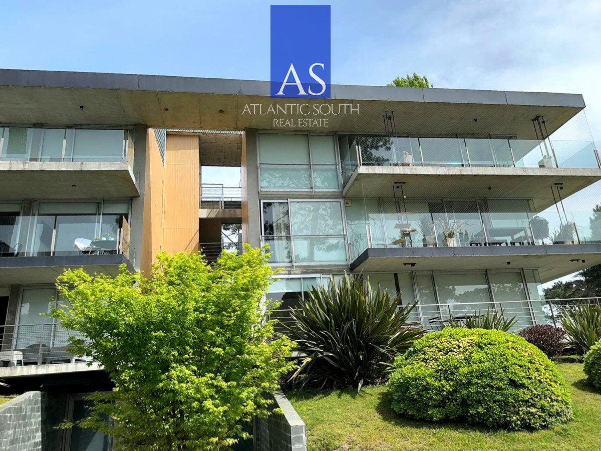Apartamento ID.3570 - Oportunidad Planta de Categoría apartamento 2 dormitorios moderno en Playa Mansa Punta del Este