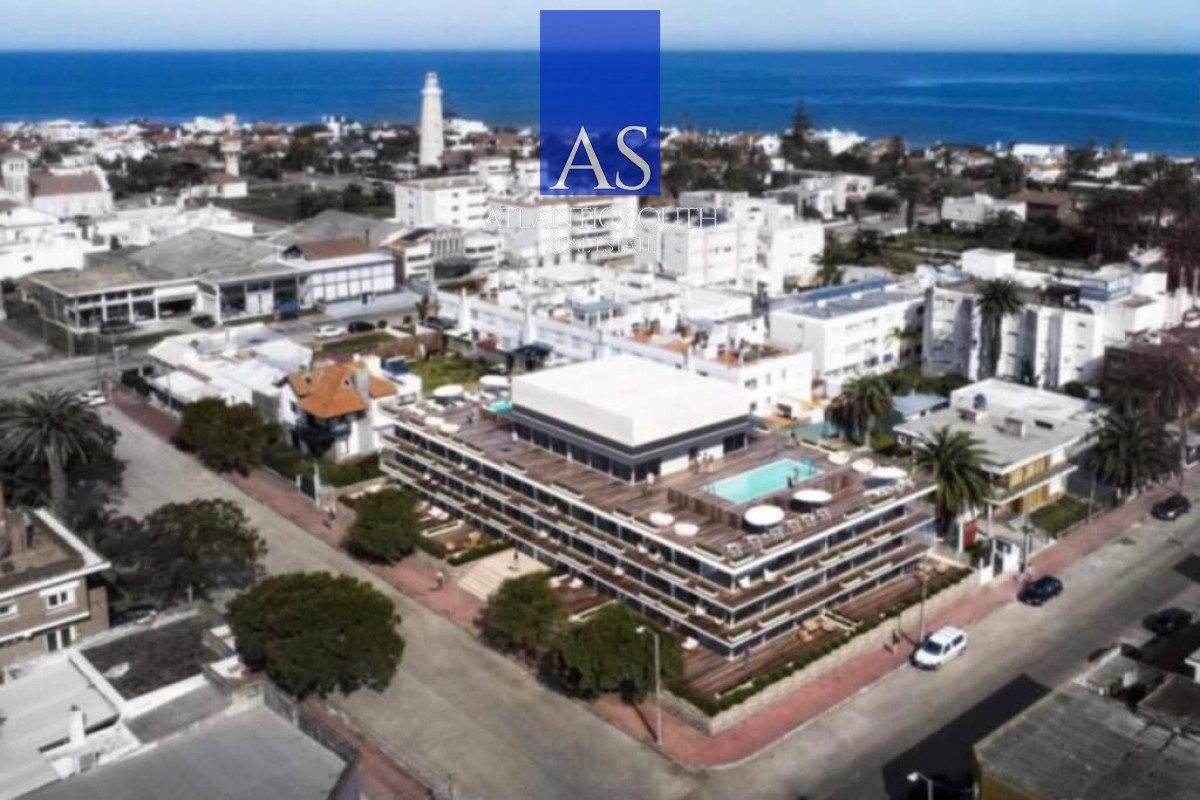 Apartamento ID.3479 - Apartamento a estrenar con patio jardín en Península piscina climatizada Punta del Este