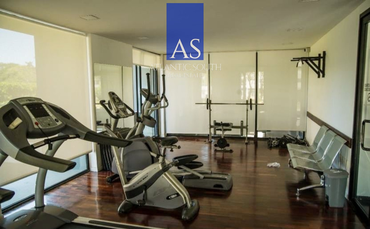 Apartamento ID.4319 - Oportunidad moderno planta cómoda piso alto 3 dormitorios 2 baños terraza con espectacular vista al mar garage venta Punta del Este 