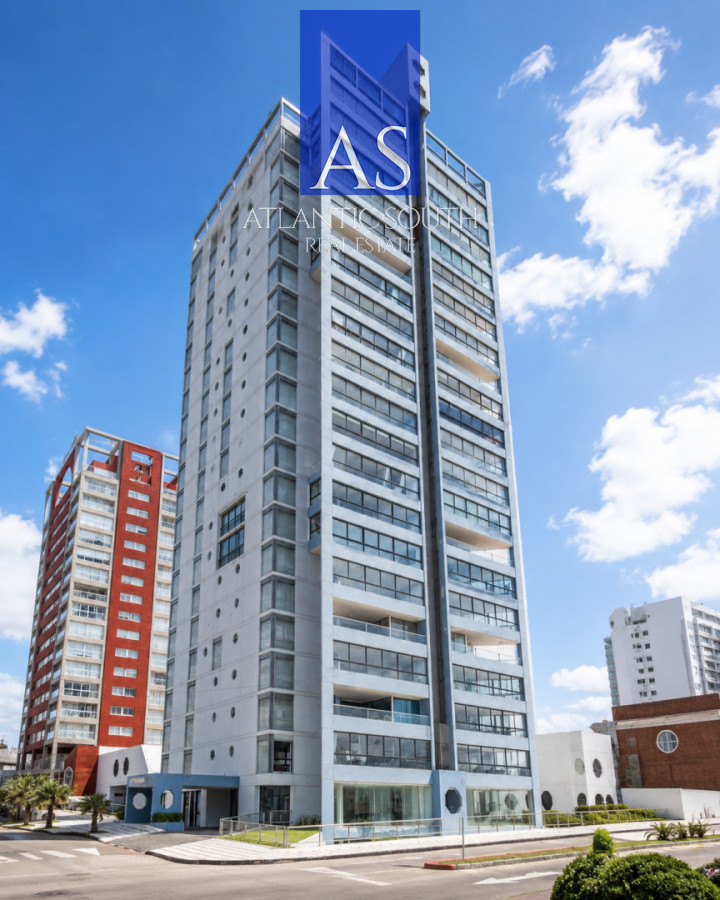Apartamento ID.4892 - Planta de categoría de 3 suites reciclada frente al mar en Península