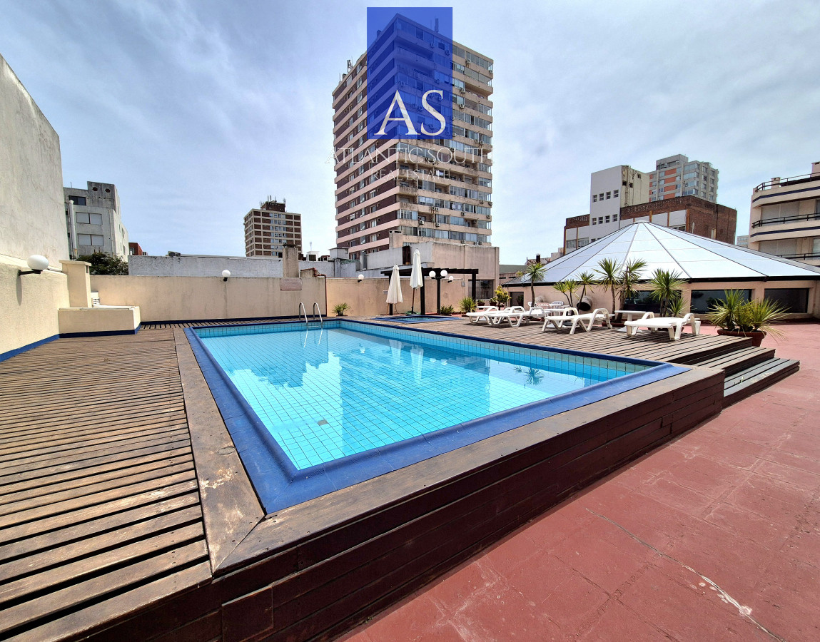 Apartamento ID.2968 - Oportunidad apartamento semi-reciclado 3 dormitorios 2 baños garage Península Punta del Este Duplex-Penthouse 
