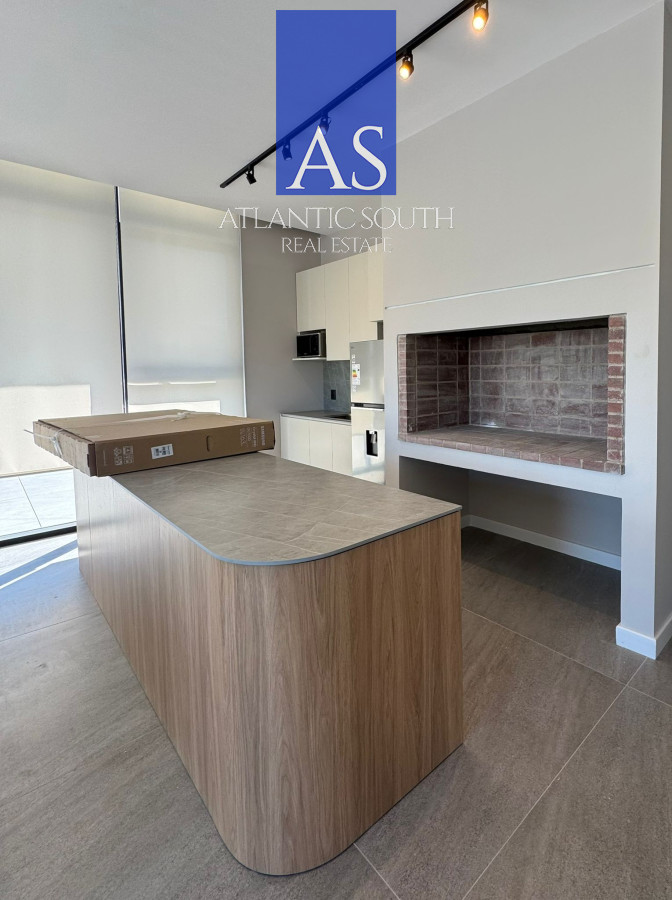 Apartamento ID.4376 - Apartamento tipo casa de 2 dormitorios a estrenar con gran terraza y jardín Playa Mansa Punta del Este