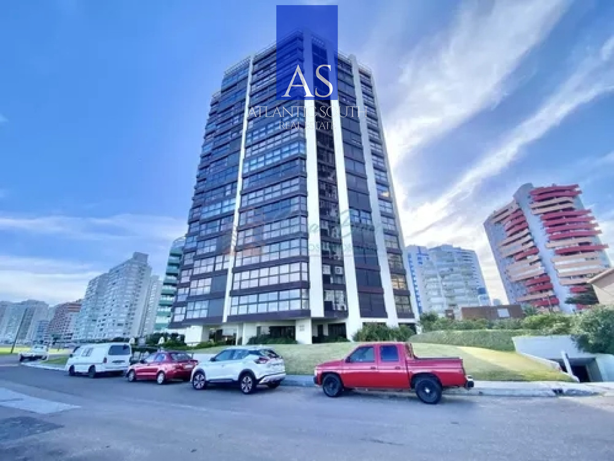 Apartamento ID.3701 - Apartamento reciclado 3 dormitorios primera linea Playa Brava