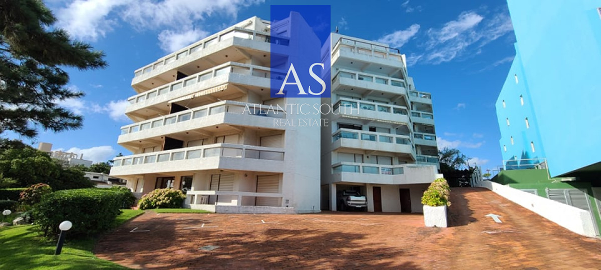 Apartamento ID.1623 - Alquiler anual Apartamento 2 dormitorios frente al mar Mansa espectacular terraza con vista