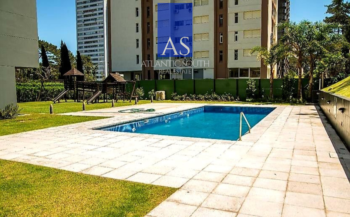 Apartamento ID.4319 - Oportunidad moderno planta cómoda piso alto 3 dormitorios 2 baños terraza con espectacular vista al mar garage venta Punta del Este 