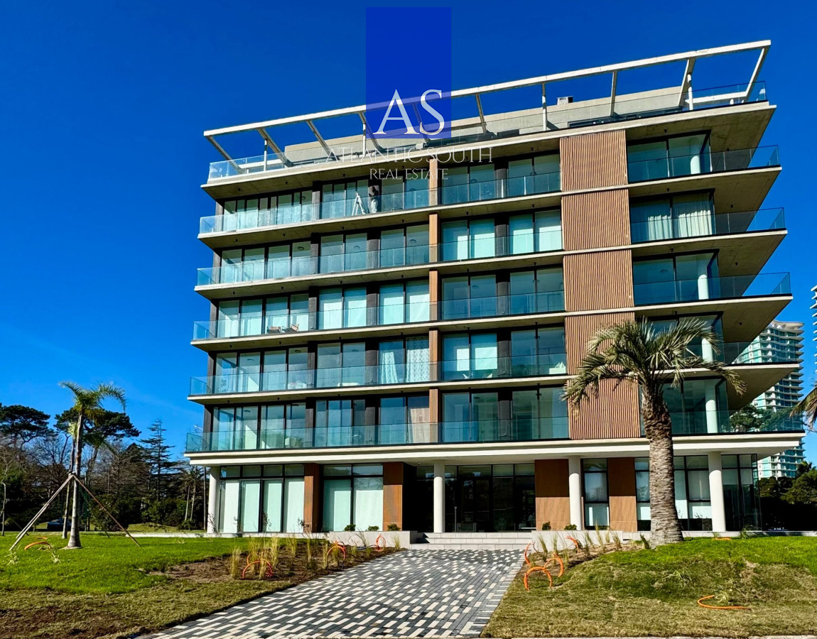 Apartamento ID.4376 - Apartamento tipo casa de 2 dormitorios a estrenar con gran terraza y jardín Playa Mansa Punta del Este
