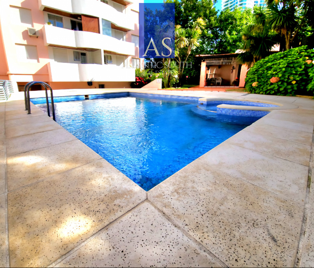 Apartamento ID.4259 - Penthouse 3 dormitorios barbacoa uso exclusivo garage piscina Playa Mansa Punta del Este