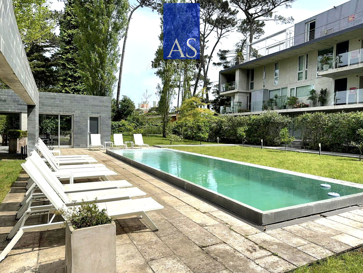 Apartamento ID.3570 - Oportunidad Planta de Categoría apartamento 2 dormitorios moderno en Playa Mansa Punta del Este