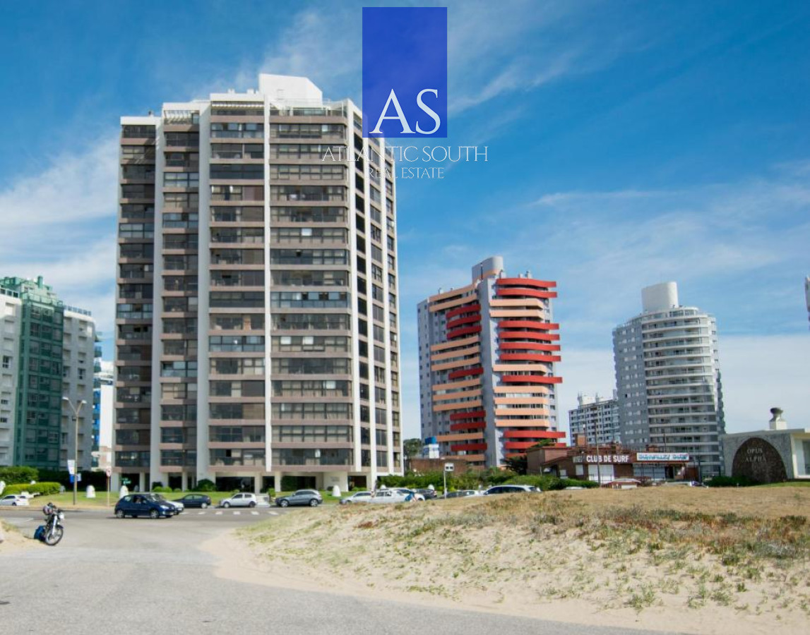 Apartamento ID.3701 - Apartamento reciclado 3 dormitorios primera linea Playa Brava