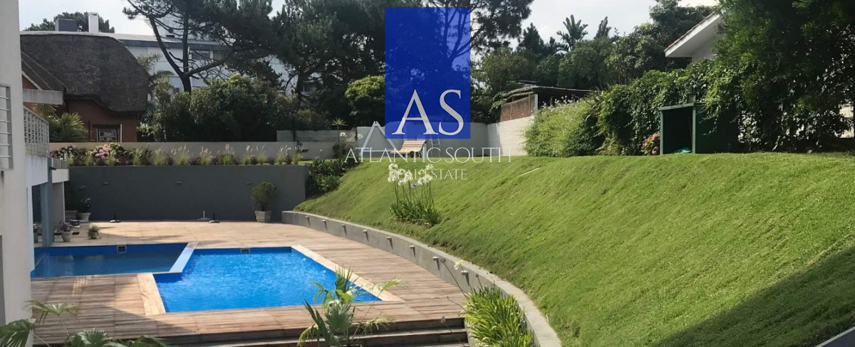 Apartamento ID.4455 - Penthouse apartamento 2 dormitorios frente al mar con azotea de uso exclusivo garage primera línea Playa Mansa Pinares Punta del Este