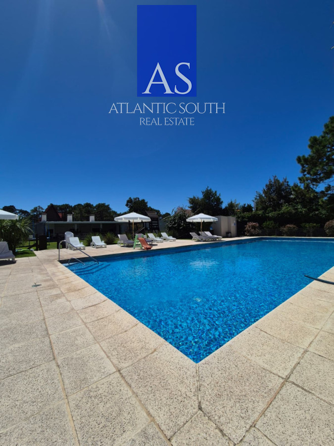 Apartamento ID.4736 - Apartamento de 3 Dormitorios con Vista Parcial al Mar en Playa Mansa - Pinares