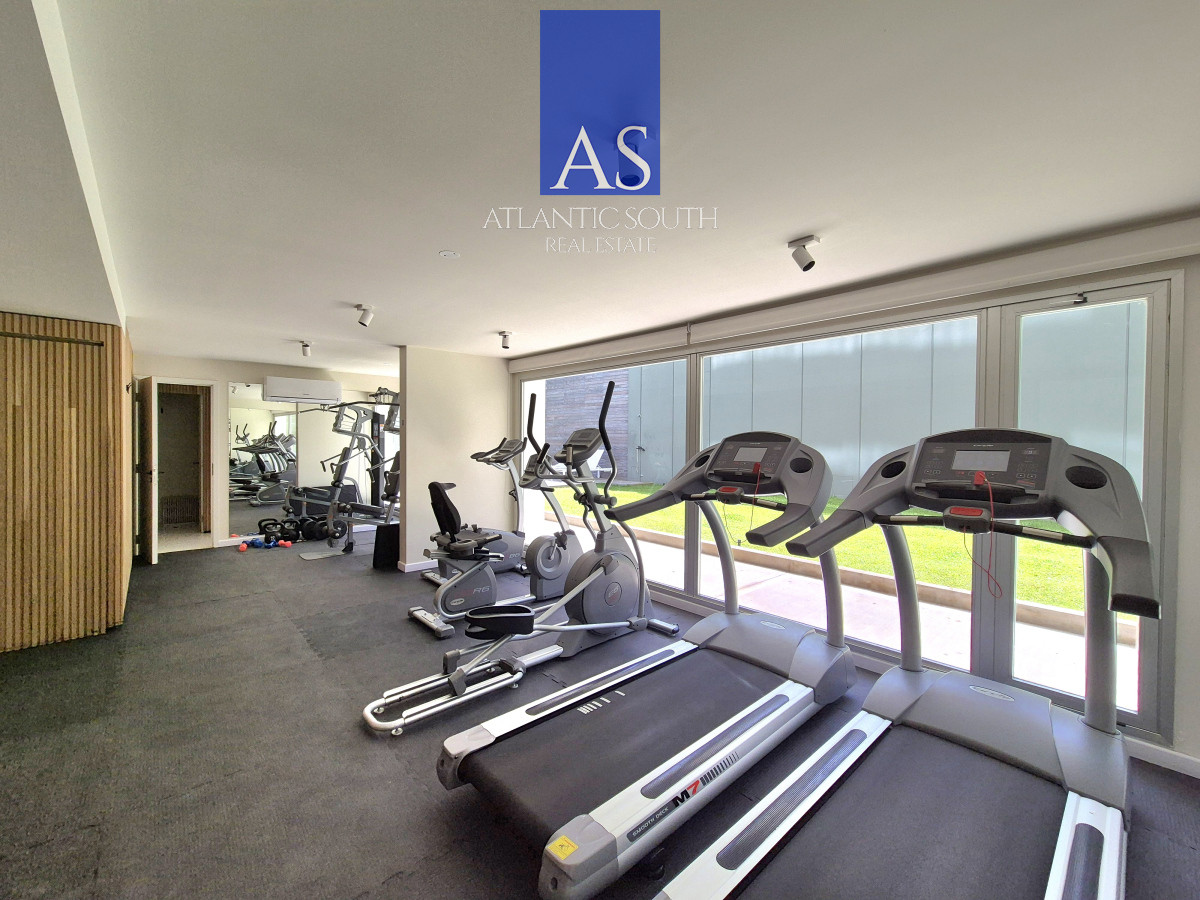 Apartamento ID.4082 - Apartamento a estrenar venta 1 dormitorio frente a metros del mar terraza garage Playa Mansa Punta del Este