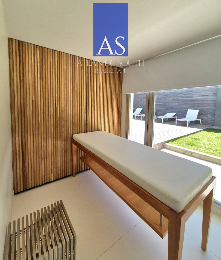 Apartamento ID.4082 - Apartamento a estrenar venta 1 dormitorio frente a metros del mar terraza garage Playa Mansa Punta del Este