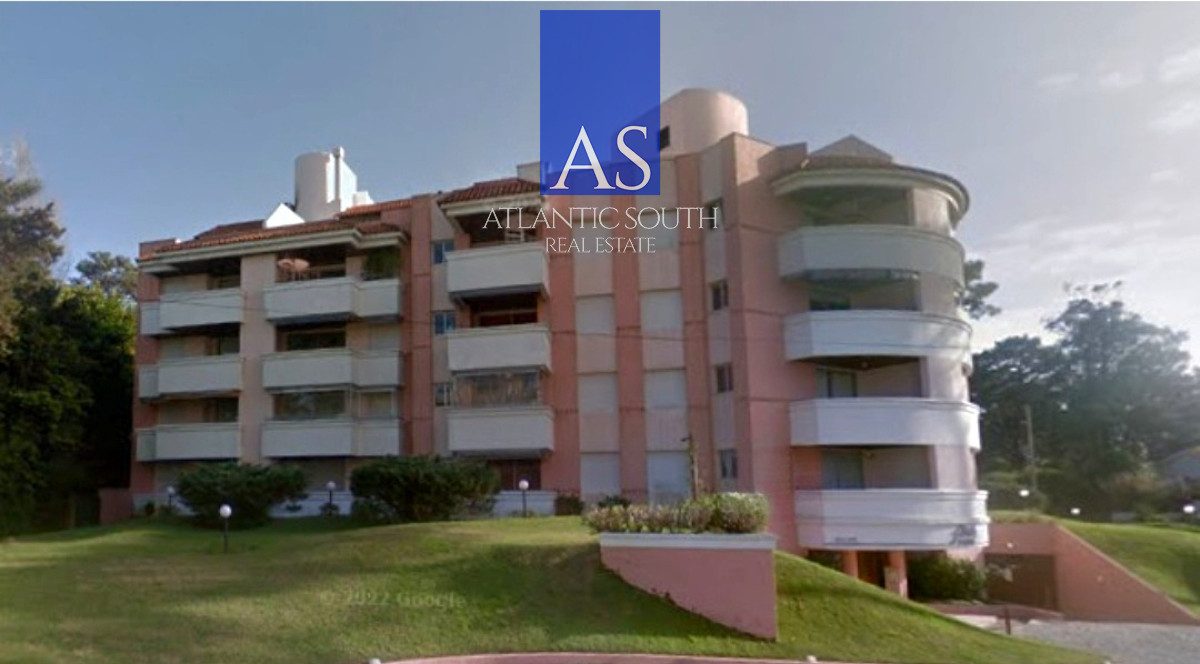 Apartamento ID.4259 - Penthouse 3 dormitorios barbacoa uso exclusivo garage piscina Playa Mansa Punta del Este