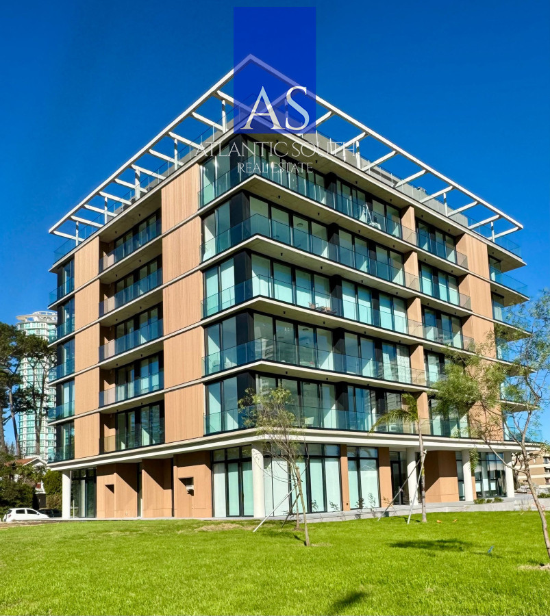 Apartamento ID.4376 - Apartamento tipo casa de 2 dormitorios a estrenar con gran terraza y jardín Playa Mansa Punta del Este