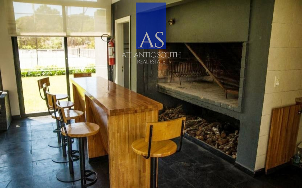 Apartamento ID.4319 - Oportunidad moderno planta cómoda piso alto 3 dormitorios 2 baños terraza con espectacular vista al mar garage venta Punta del Este 