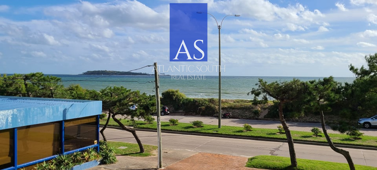 Apartamento ID.1623 - Alquiler anual Apartamento 2 dormitorios frente al mar Mansa espectacular terraza con vista
