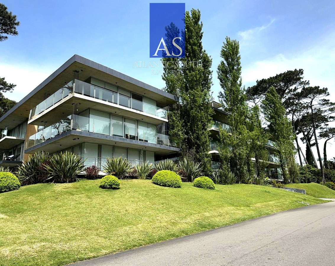 Apartamento ID.3570 - Oportunidad Planta de Categoría apartamento 2 dormitorios moderno en Playa Mansa Punta del Este