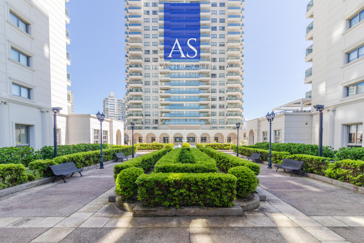 Apartamento ID.3856 - Apartamento de 3 dormitorios en suite frente al mar en Torre Imperiale Playa Brava Punta del Este