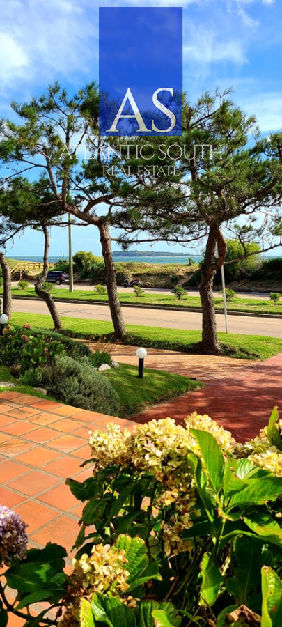 Apartamento ID.1623 - Alquiler anual Apartamento 2 dormitorios frente al mar Mansa espectacular terraza con vista