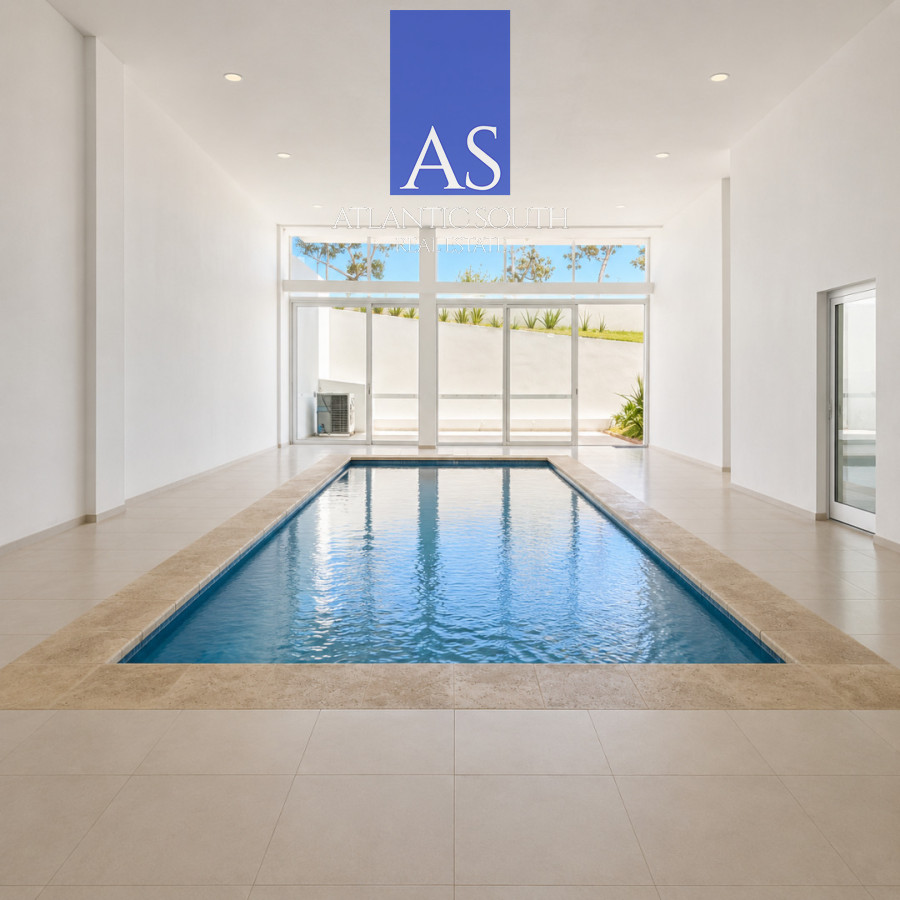 Apartamento ID.4799 - Frente al Mar en Playa Mansa 2 Suites + Dependencia completa Vista Parcial al mar primera línea Playa Mansa Punta del Este