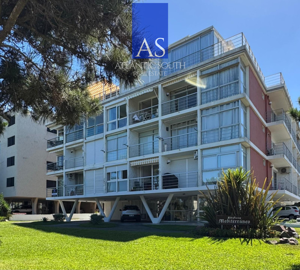 Apartamento ID.4546 - Oportunidad 2 dormitorios con terraza primera línea Playa Mansa 