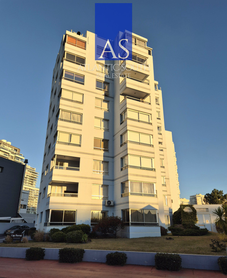 Apartamento ID.4418 - Apartamento 1 dormitorio en venta cercano al Mar terraza y cochera Playa Mansa Punta del Este