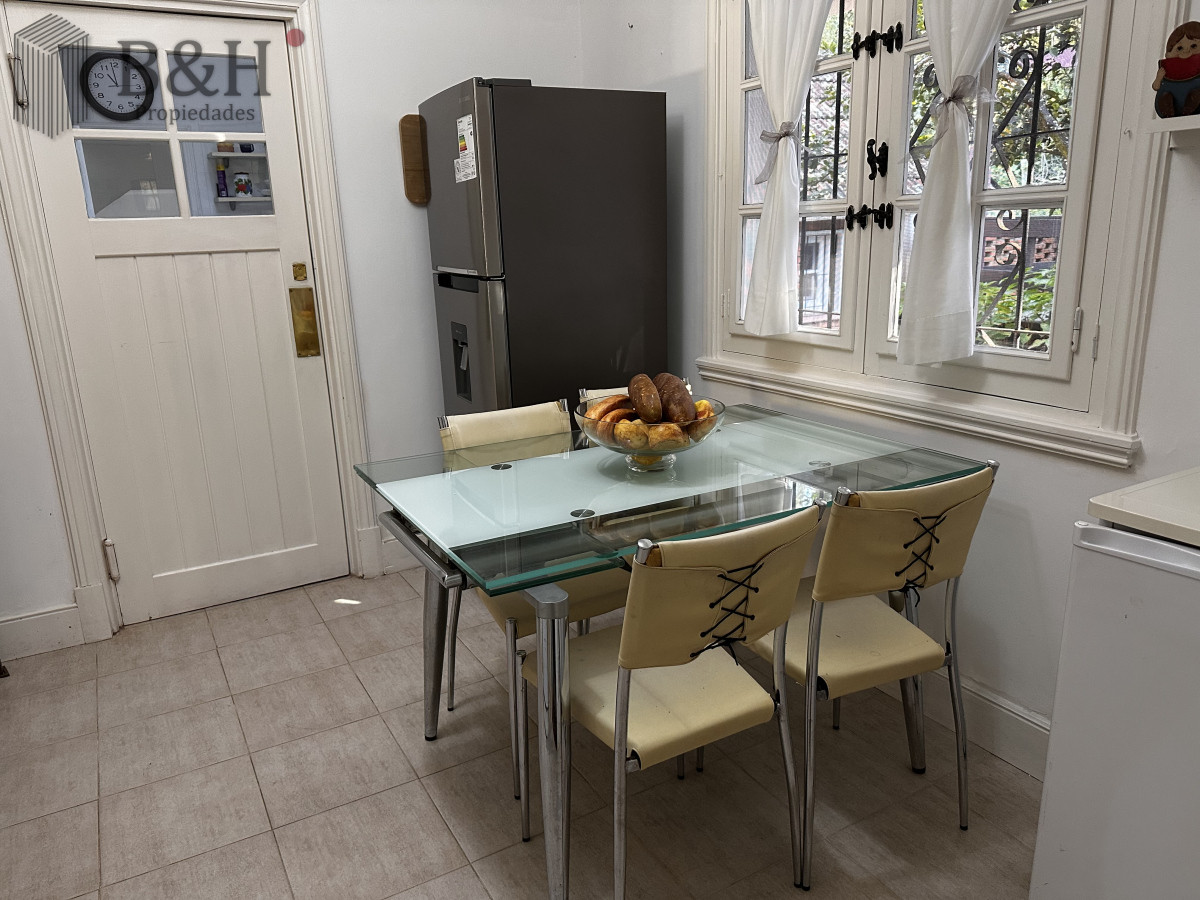 Casa ID.5457 - EN VENTA UNA CASA CON TRADICION DE 5 DORMITORIOS