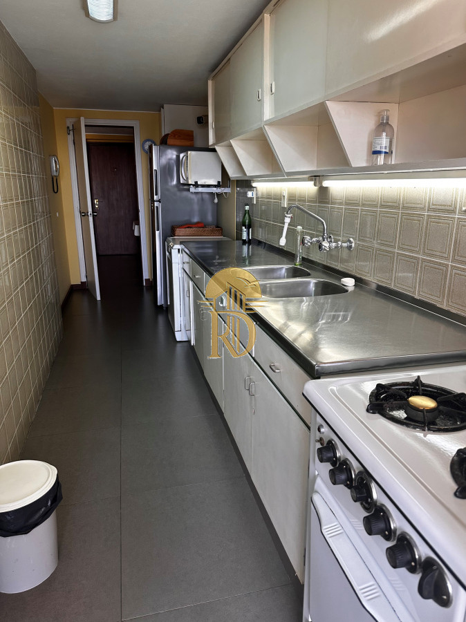 EN VENTA APARTAMENTO PISO ALTO  3 DORMITORIOS -id-294-8