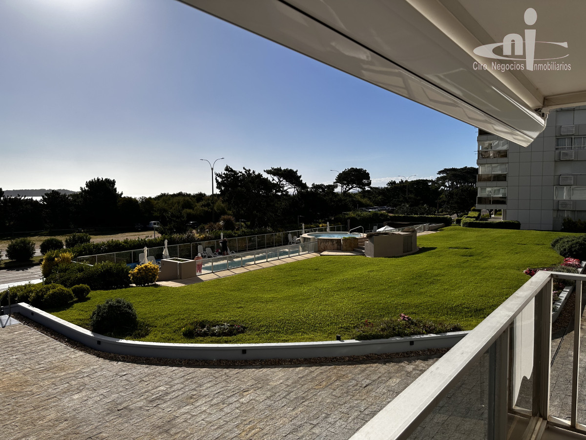 ESPECTACULAR APARTAMENTO SOBRE PLAYA MANSA - CMP234344A