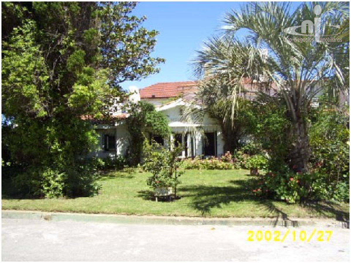 A una cuadra del mar - CMP232975C