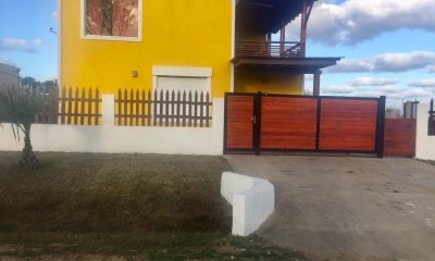 OPORTUNIDAD VENTA CASA 3 DORMITORIOS