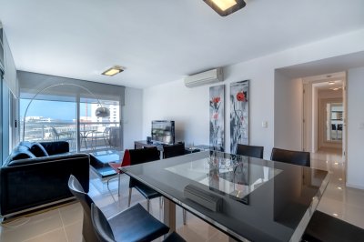 Vende apartamento de 2 dormitorios en Quartier del mar, Punta del Este