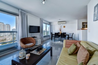 Vende apartamento de 2 dormitorios en Quartier del mar, Punta del Este