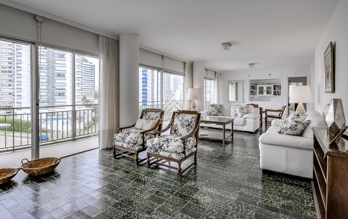 Apartamento ID.1881 - Venta apartamento 3 dormitorios 