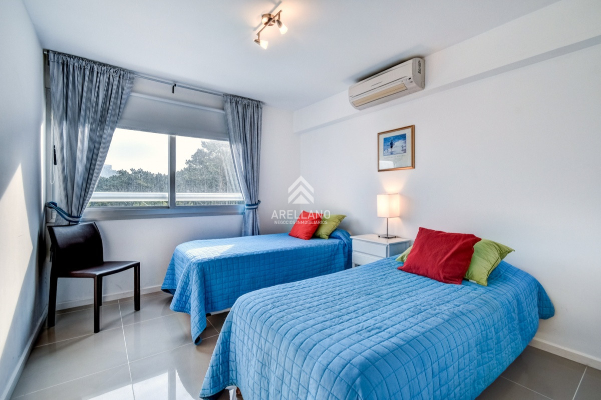 Apartamento ID.3868 - 3 dormitorios playa brava, torre con servicios