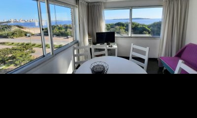 Apartamento en playa mansa, frente al mar. Punta del Este - Ref : EQP5480