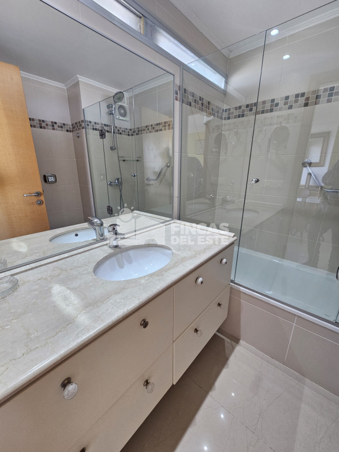 Apartamento ID.2547/Venta-departamento-de-3-dormitorios-en-Punta-del-este- - Venta departamento de 3 dormitorios en Punta del este 